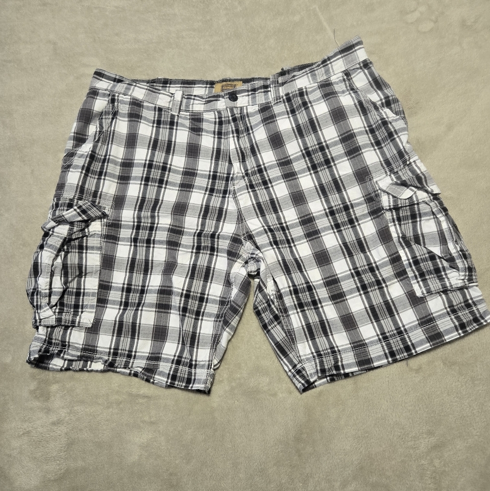 The Foundry Supply Co. Plaid Cargo Shorts Mens Size 44 Actual Fits A 42in. Waist
